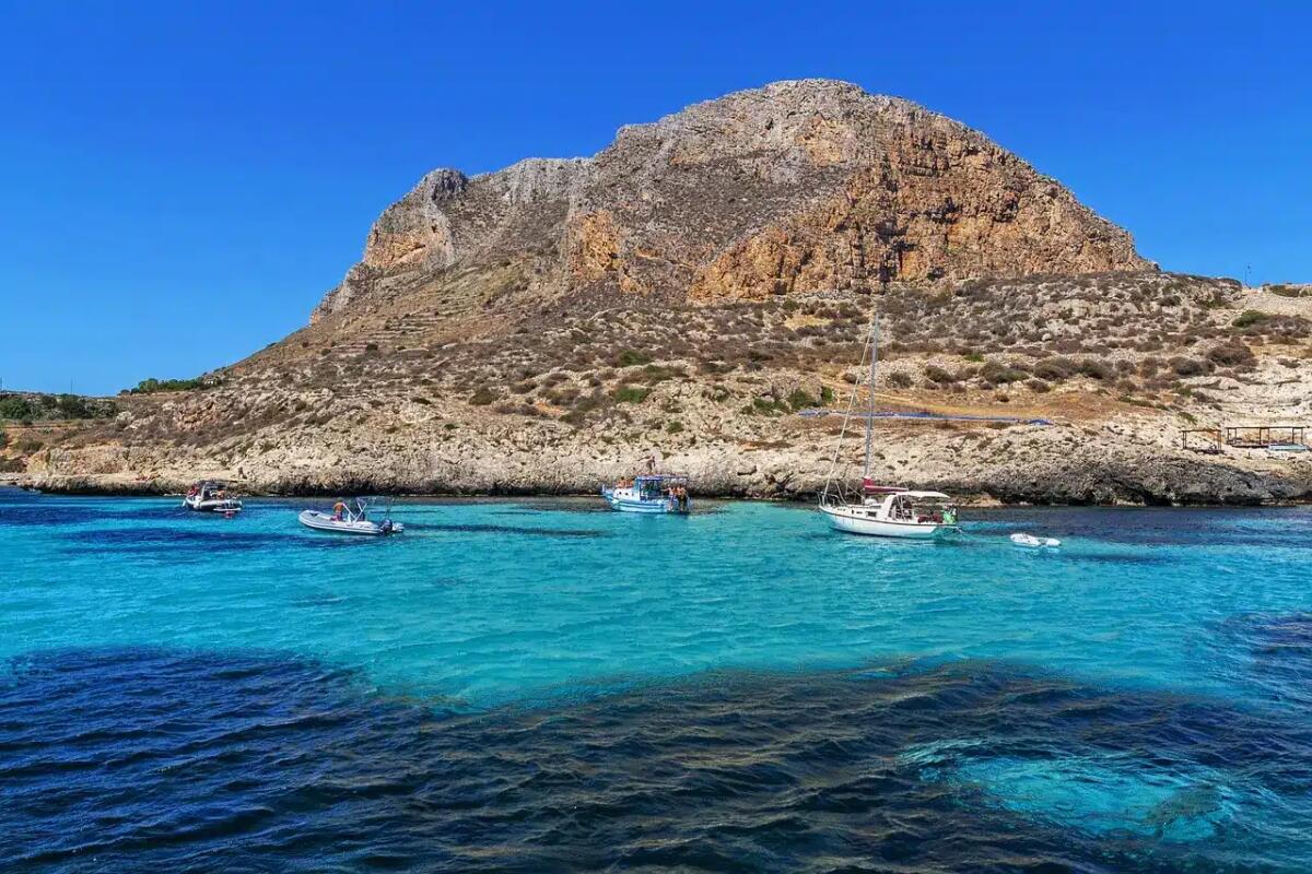 Quando andare a Favignana: come scegliere il momento perfetto per viverla davvero - 