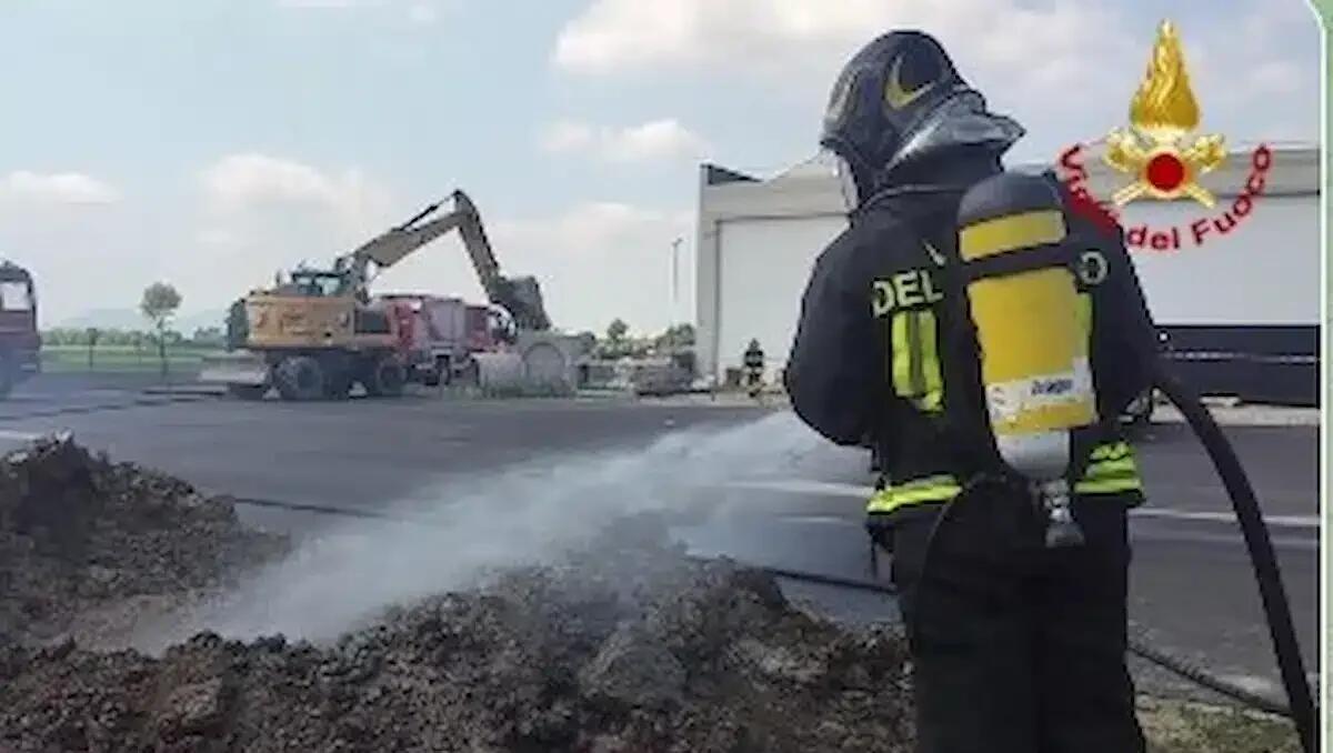 Ritrovate bombe incendiarie da mortaio in un giardino privato: scoperte da alcuni operai  -  VIDEO - 