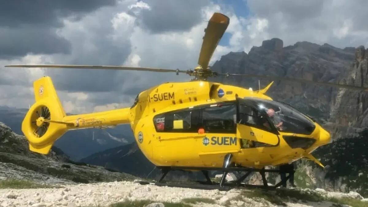 Precipita tra le rocce durante una vacanza con la famiglia: 57 perde conoscenza, è in condizioni critiche - 