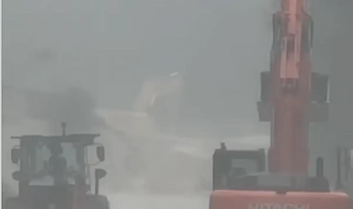 San Vito, nuova frana sotto la pioggia: stop ai lavori sulla statale per Cortina | VIDEO - 