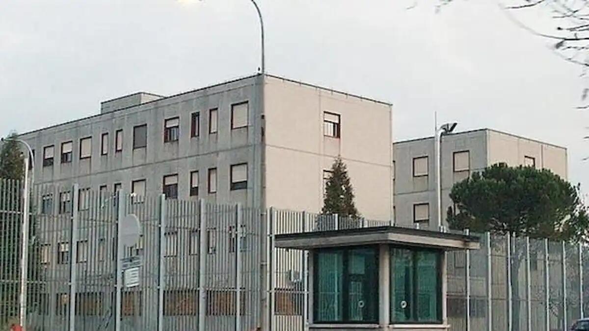Latitante ricercato da mesi, individuato nei pressi di un negozio: catturato a Vicenza dalla Squadra Mobile -