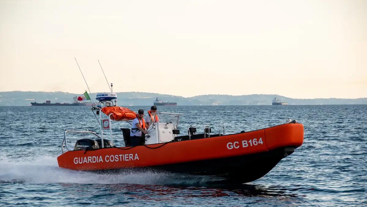 Colpito da malore in barca: recuperato al largo di Canovella e portato in ospedale -