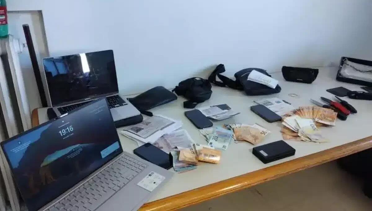 Fermata la banda dell'A23, rapinava le auto nelle aree di servizio: ecco come -