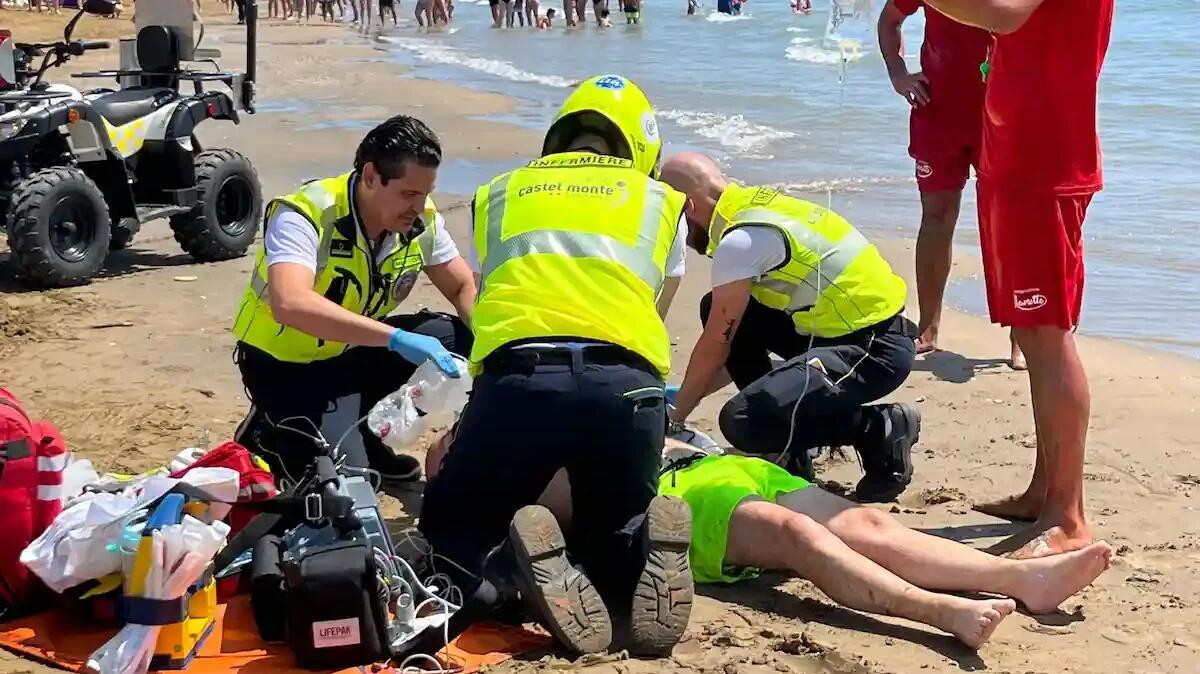 Tragedia a Bibione: si accascia sulla spiaggia e muore davanti ai bagnanti - 