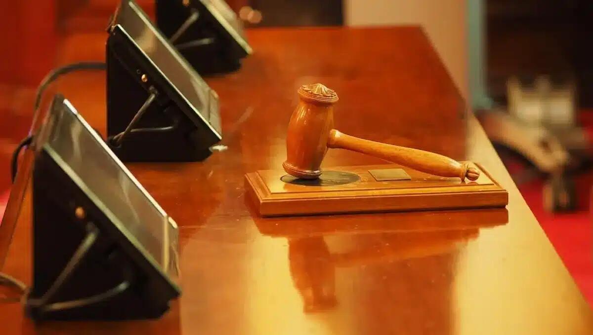 Ex consigliera a processo: dovrà rispondere di appropriazione indebita di quasi 100mila euro - 