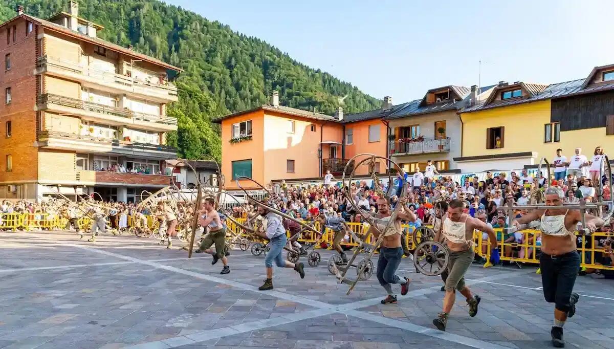 Paluzza, torna il Palio das Cjarogiules: dove si uniscono sfida, tradizioni e sapori della Carnia - 