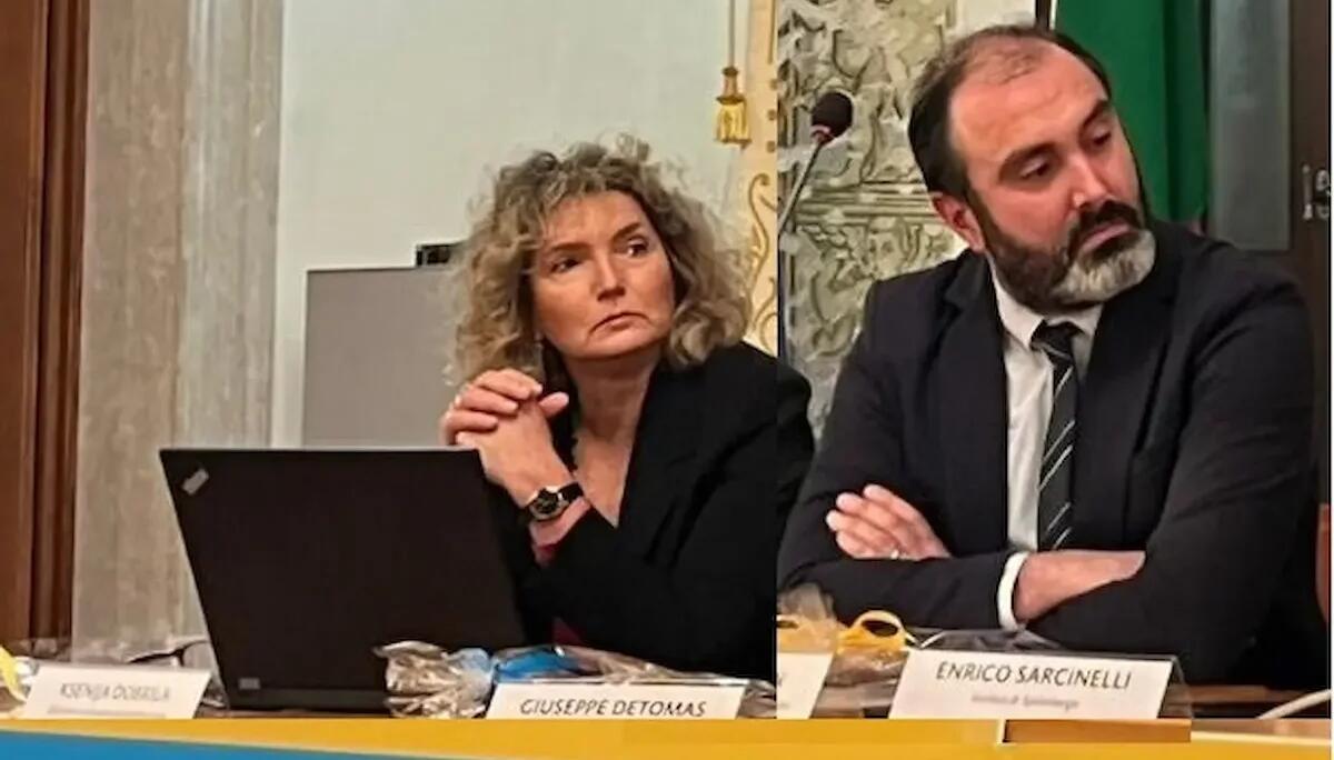 Ripristinata la segnaletica trilingue alla stazione di Cividale: un passo per il multilinguismo -