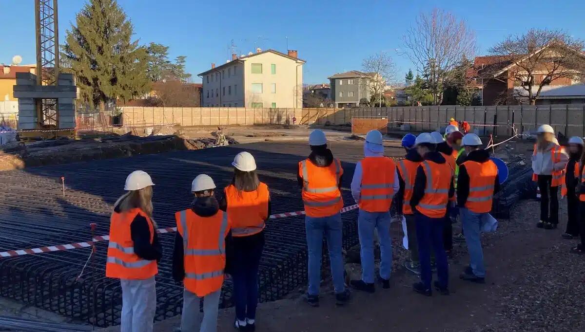 San Domenico, il cantiere Ater diventa aula a cielo aperto - 