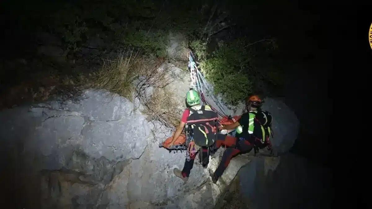Madre e figlia rimangono bloccate sul Monte Baldo: recuperate di notte col verricello -