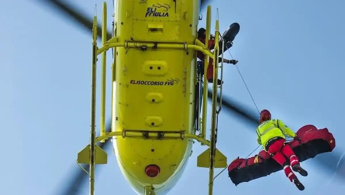 Escursione fuori sentiero, rimane bloccato sul Monte Hoberdeider: 37enne salvato in elicottero - 