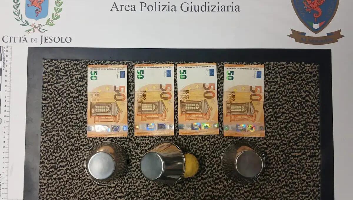 Truffavano i turisti col gioco delle tre scatolette: fermate e "daspate" cinque persone - 