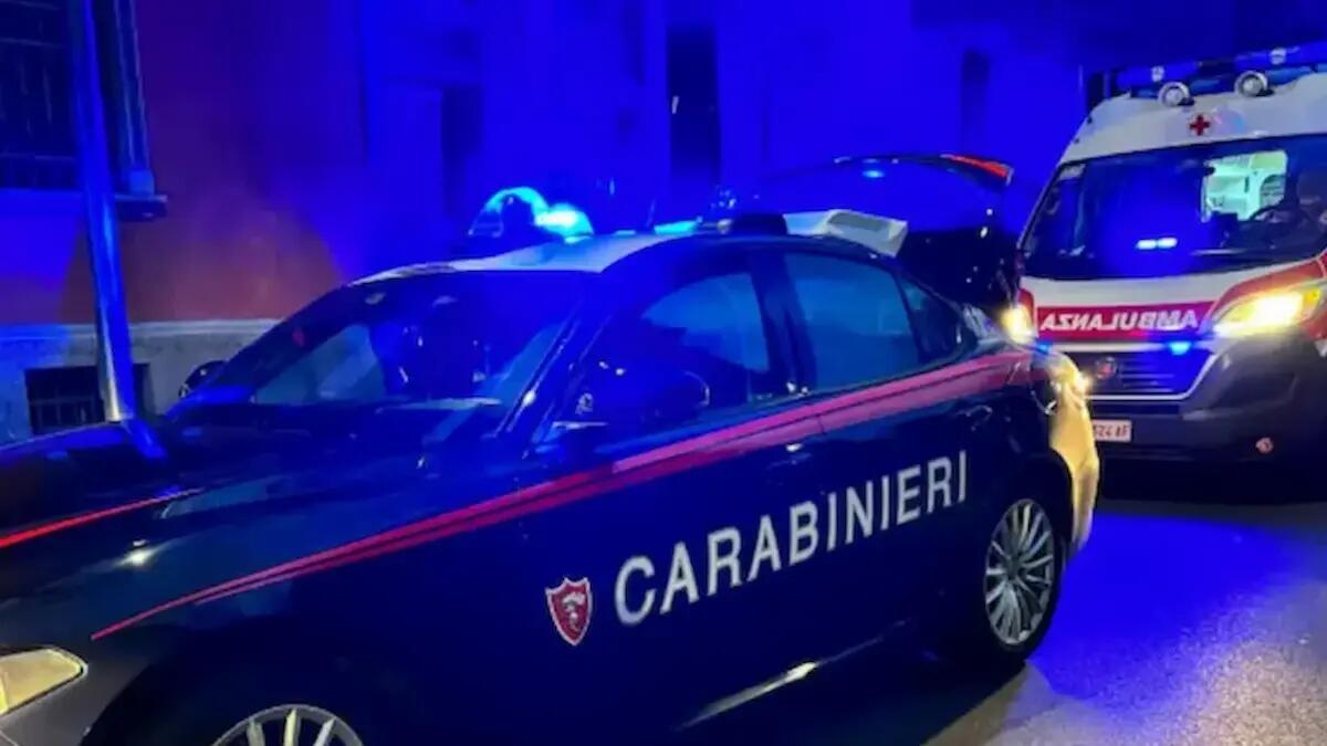 Omicidio in pieno centro: ragazzo di 23 anni ucciso a coltellate, passanti sconvolti - 