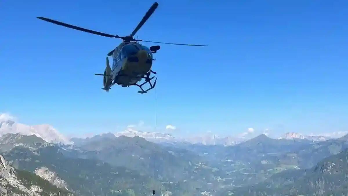 Incidente per un climber sul Pan di Zucchero, cede all'improvviso un appiglio: caduta di 10 metri -