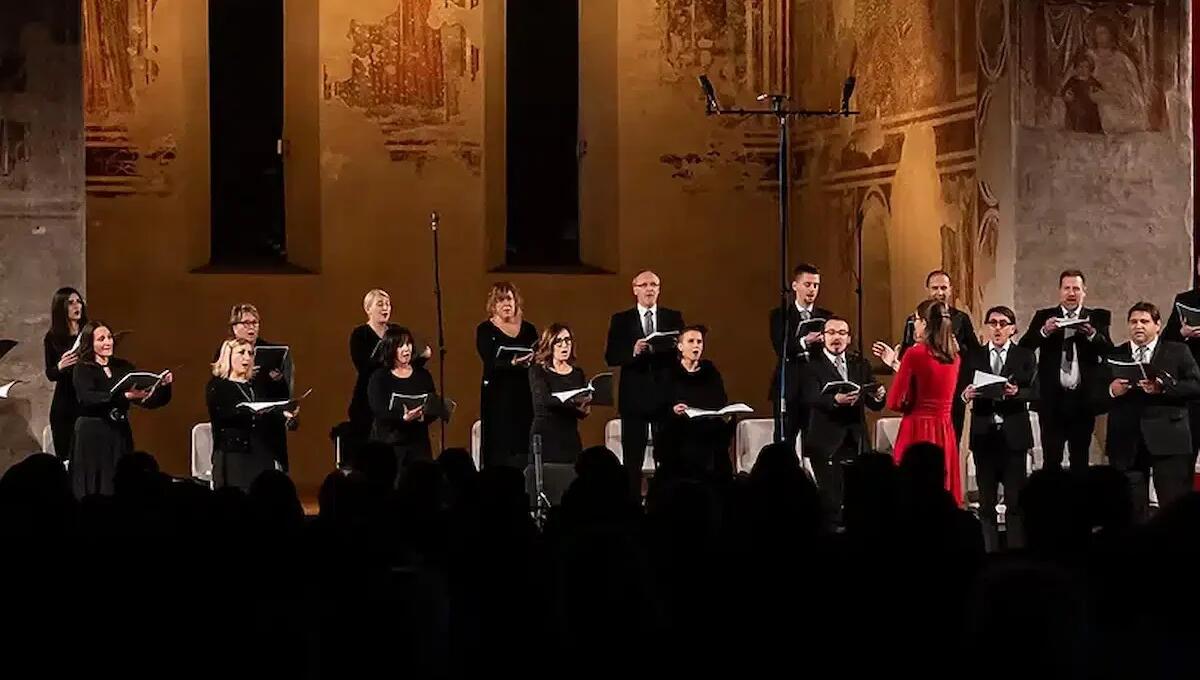 Manzano, il Coro FVG omaggia Palestrina nel gran finale: segue brindisi offerto - 