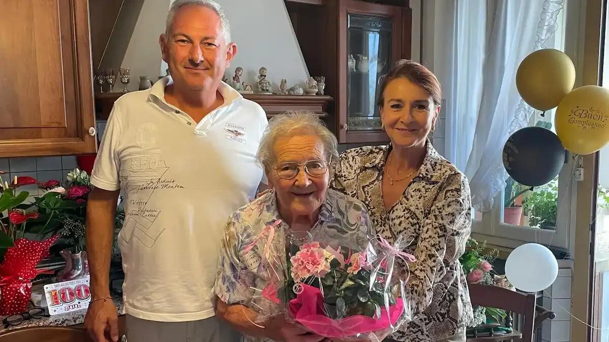 Pordenone in festa: nonna Dina spegne 100 candeline -