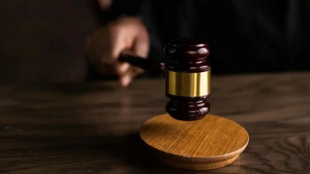 Accusato di abusi sessuali sulla nipote: 52enne udinese la fa finita poco prima dell'udienza finale -