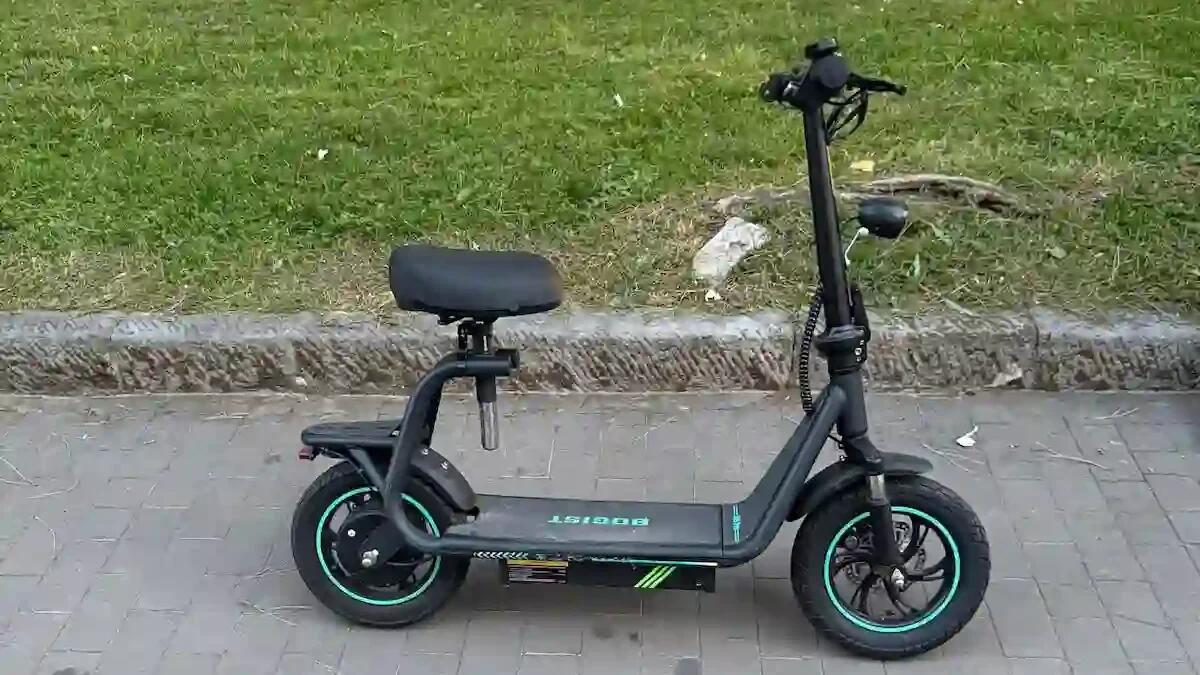 Ciclomotore irregolare mascherato da monopattino: sequestro del mezzo e 6mila euro di sanzioni - 