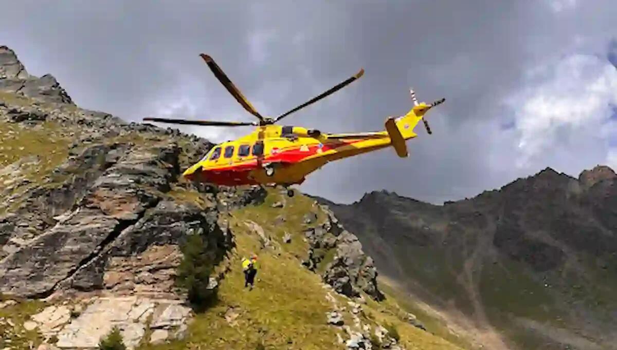 Trauma cranico per una donna in Val di Pejo e 11enne caduto sul Tonale: doppio intervento dell'elisoccorso - 