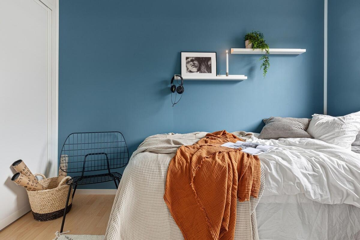 Come creare un ambiente rilassante in camera da letto: colori, luci e materiali che fanno la differenza - 