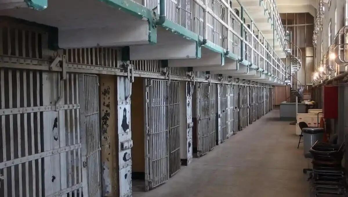Evadono dal carcere di Bolzano, un detenuto già fermato: in corso le ricerche del 19enne tunisino - 
