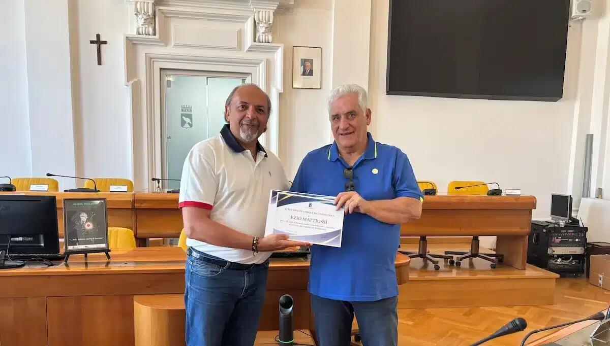 Una vita da... tassista: Monfalcone rende omaggio a Ezio Mattiussi per i 46 anni di lavoro - 