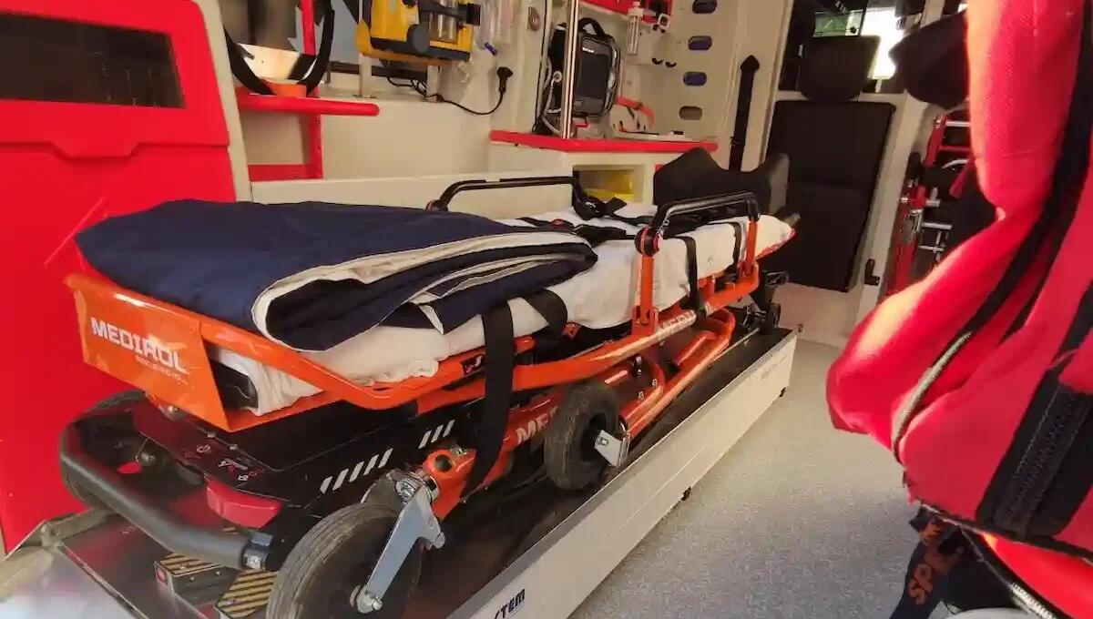 Urta un dosso con la ruota della bici, si ribalta e batte la testa sull'asfalto: trauma facciale per un 15enne - 