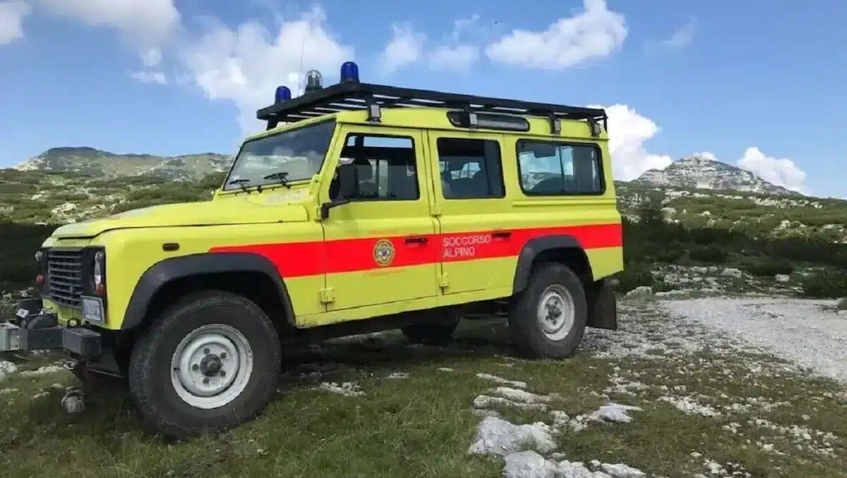 Si perde nei boschi dell'Altopiano dei Sette Comuni: recuperato fungaiolo 66enne, era sfinito -