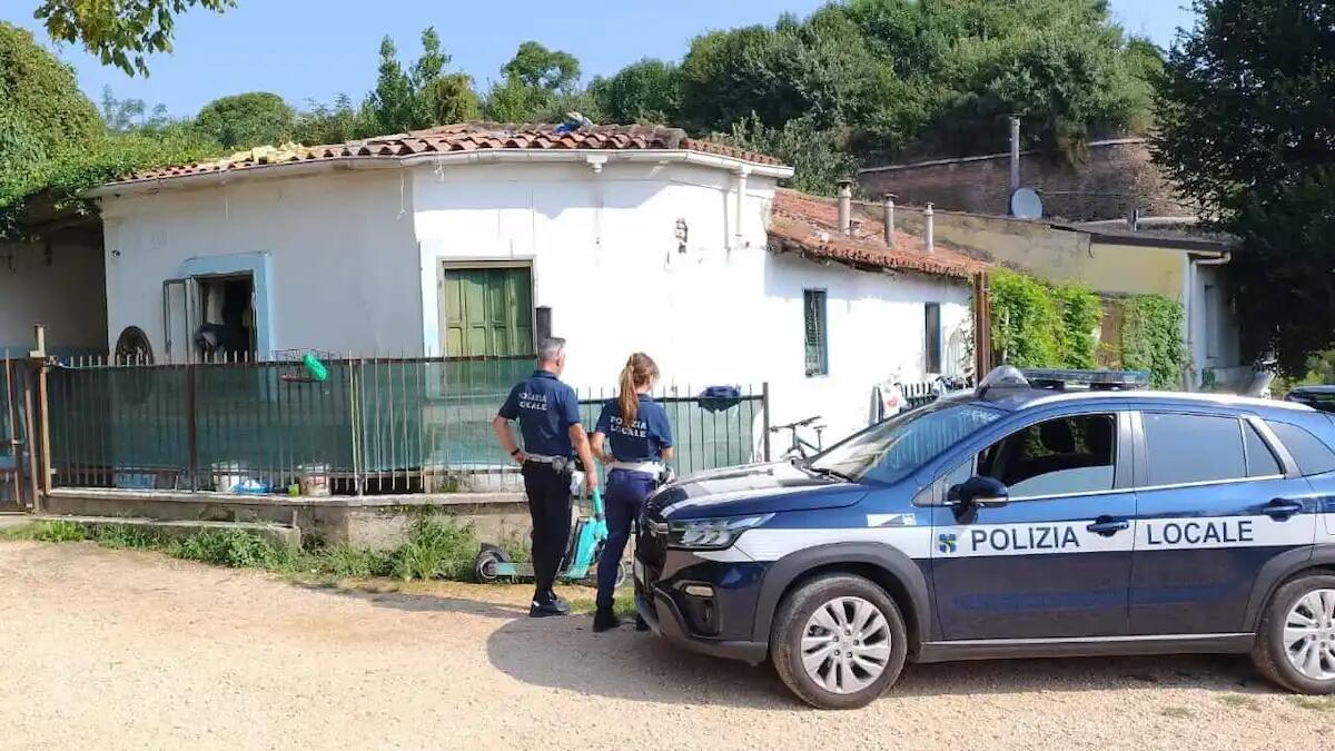 Immobile occupato abusivamente utilizzato come base per lo spaccio: quattro denunce - 