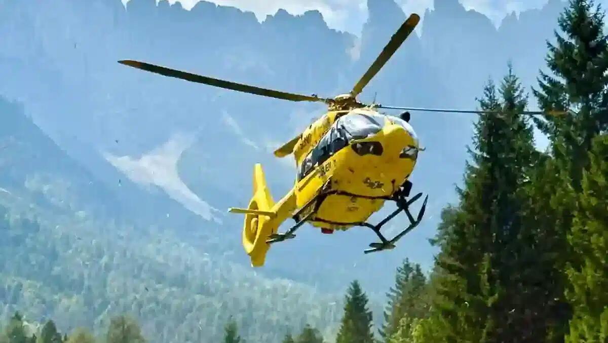 Due donne infortunate e problemi cardiaci per un uomo: tre interventi ravvicinati in elicottero -