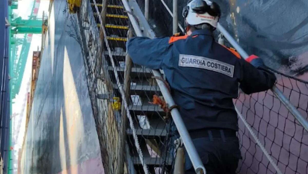 «Navi senza scialuppa e carenze a bordo»: 4 unità fermate nei porti FVG dalla Guardia Costiera -