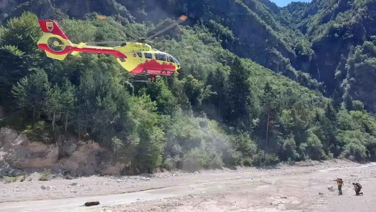 Tragedia durante la ferrata: 57enne precipita sotto gli occhi di moglie e figli e perde la vita - 