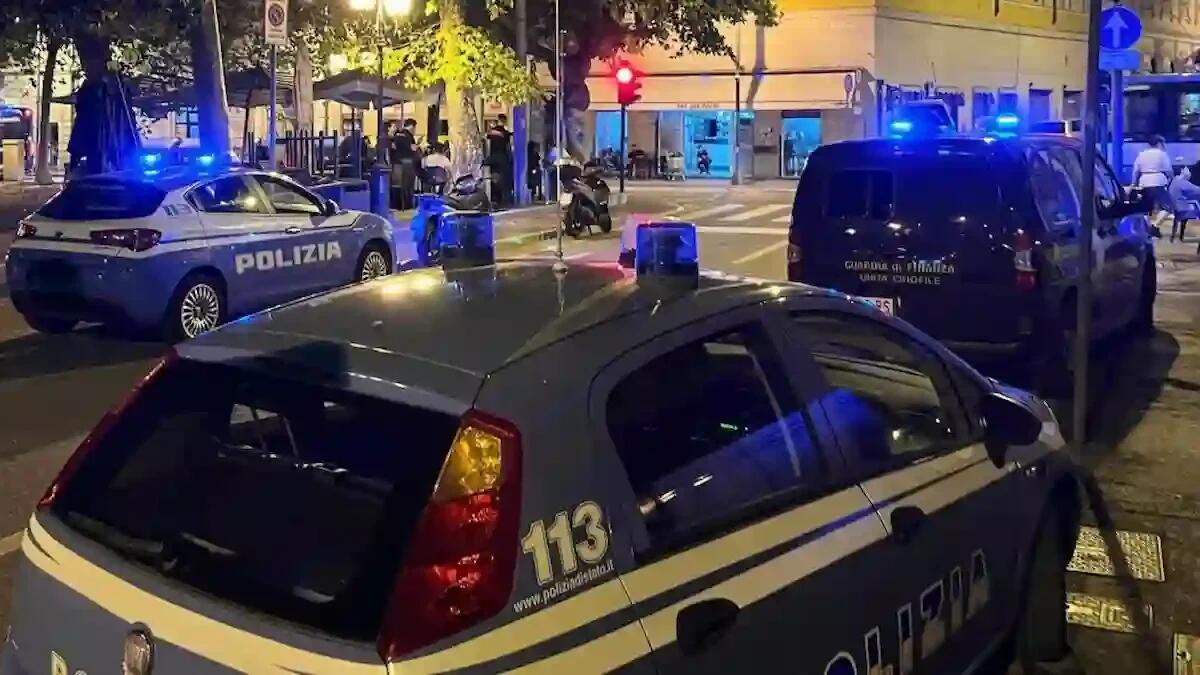 Controlli a tappeto della Polizia a Trieste: verificati 7 esercizi pubblici, 16 veicoli e identificate 104 persone - 
