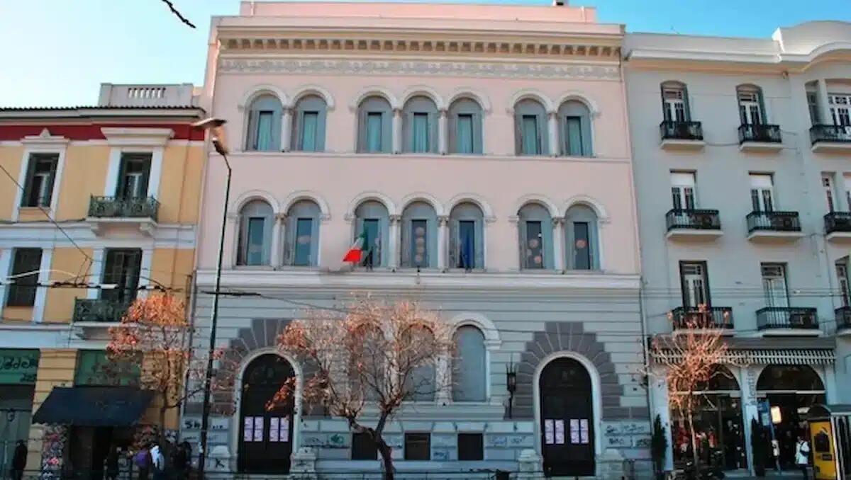 “Sfumature di Dolce Vita” ad Atene: l’arte italiana conquista la Grecia tra eleganza e stile -