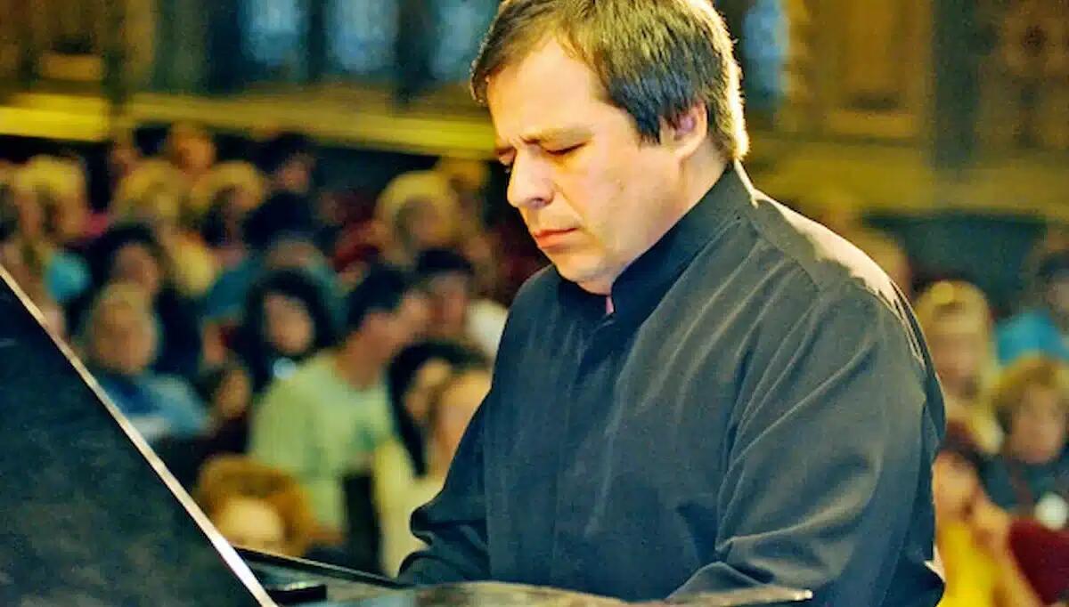 Il celebre pianista ucraino Alexey Botvinov è pronto a emozionare Cavazzo Carnico: sabato 9 agosto - 