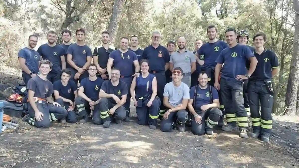 Vesuvio, completata la bonifica: la Protezione Civile trentina lascia il vulcano in sicurezza e rientra oggi - 