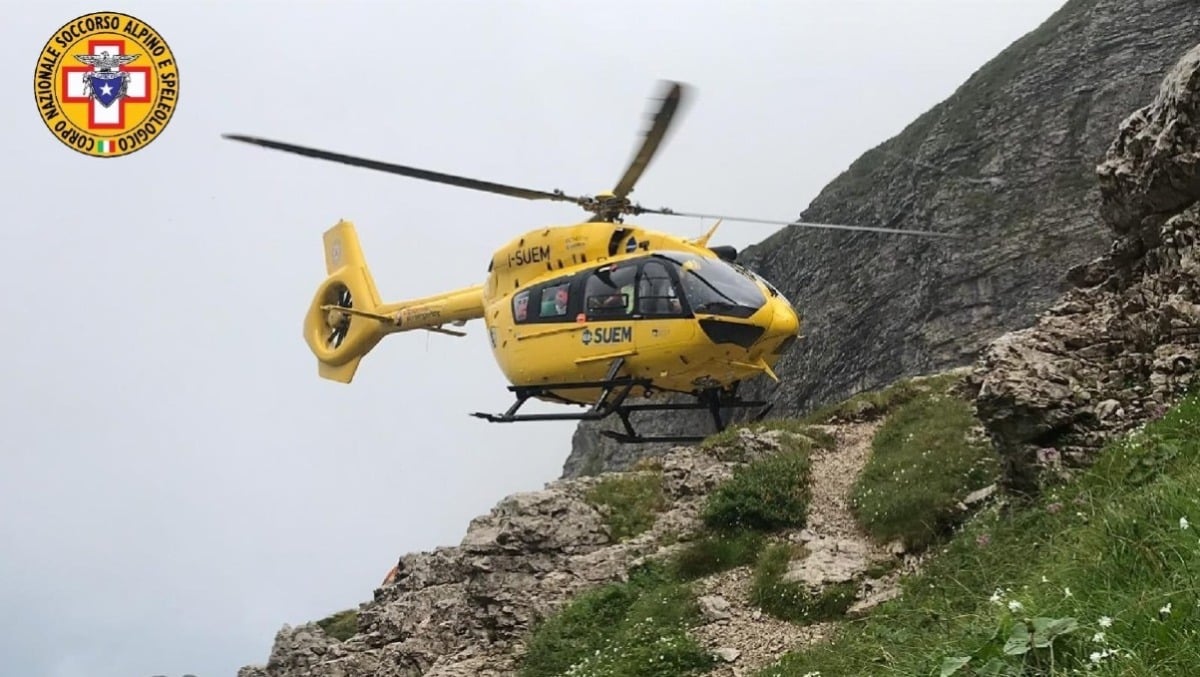 Cade sul sentiero e sbatte la testa: 82enne elisoccorso in quota -