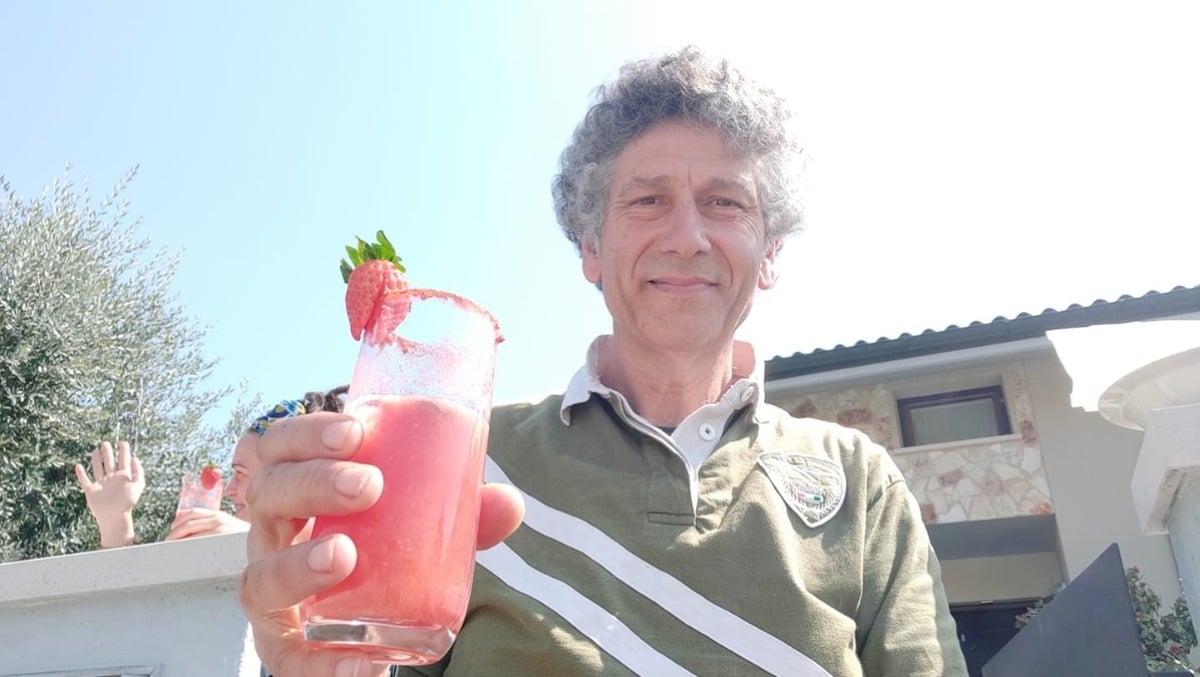 Si tuffa in mare ma non riemerge più: Giuseppe stroncato da malore a 61 anni -