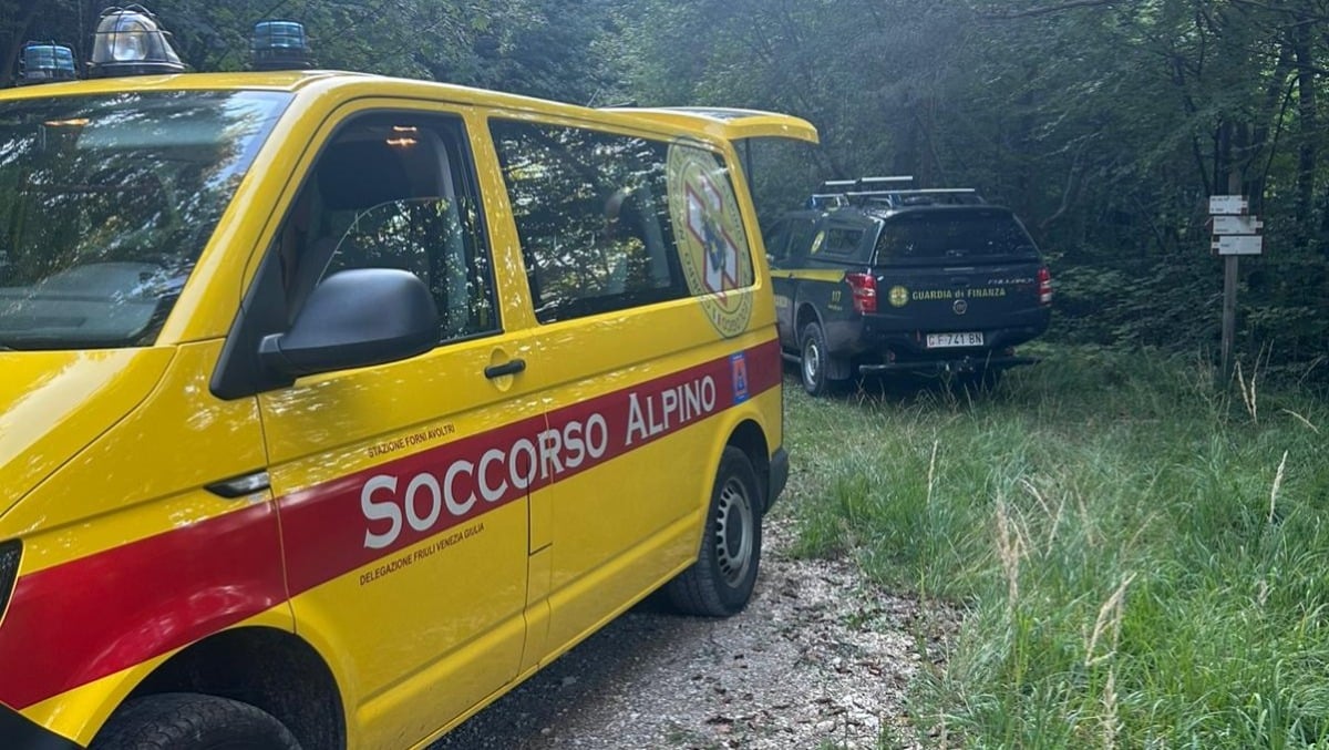 Infortunio per una turista olandese ed escursionisti disorientati: duplice intervento in elicottero - 