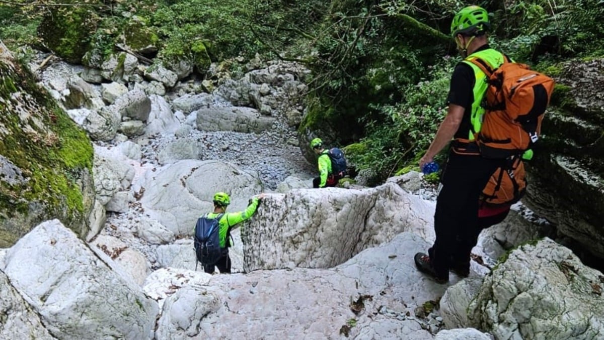  Escursione pericolosa a Gallio, paura per un 24enne: soccorso nella gola della Val Frenzela - 