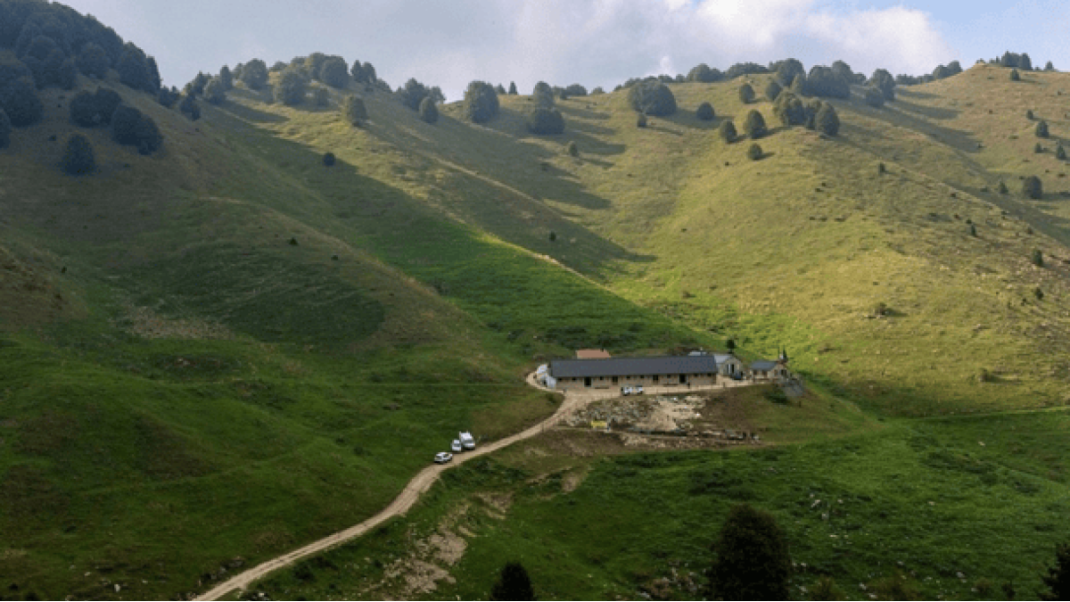 Monte Fontana Secca, il FAI apre al pubblico la malga restaurata sul Grappa -