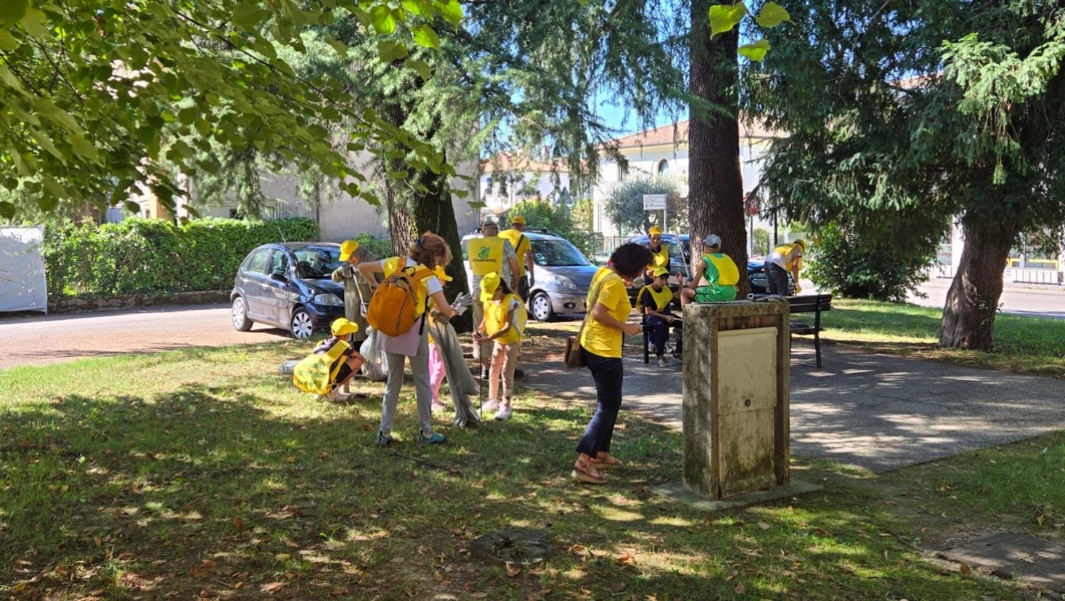 Successo a Spresiano per la campagna di Legambiente: raccolti 15 sacchi di rifiuti - 