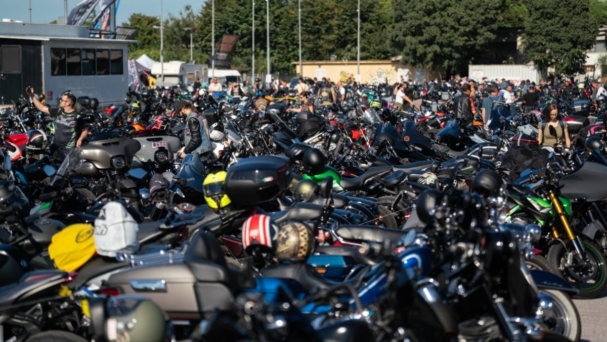 Italian Bike Week, a Lignano romba la Galbusera V8: show, contest e migliaia di motociclisti | FOTO - 