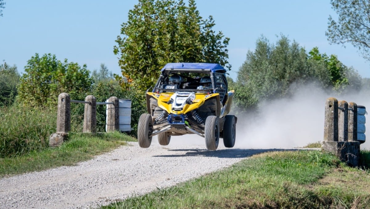A 17 anni Kevin Manocchi vince la Baja dello Stella a Rivignano Teor, davanti al papà Michele -
