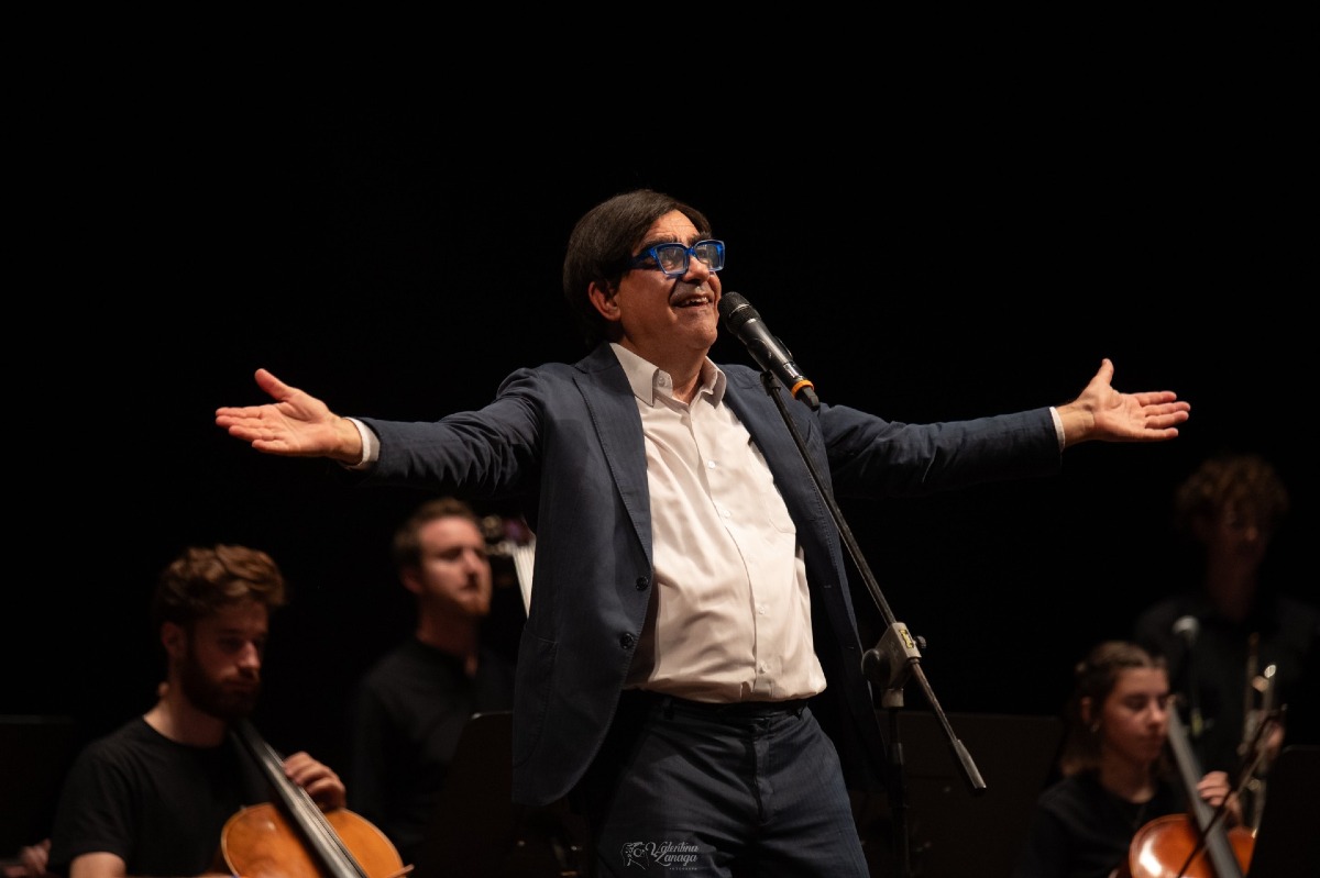 Rovigo Cello City chiude con Elio: “VioloncElio” incanta il Teatro Sociale sold out - 