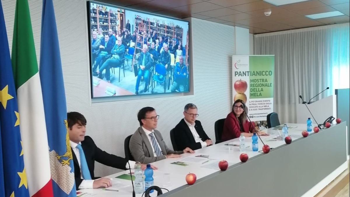 Pantianicco, presentata la 54ª Mostra regionale della mela: bando da 1,5 milioni per le aziende agricole -