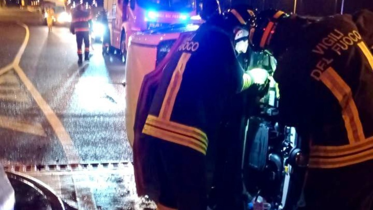 Paura al casello di Altivole: anziana si ribalta con l’auto - 