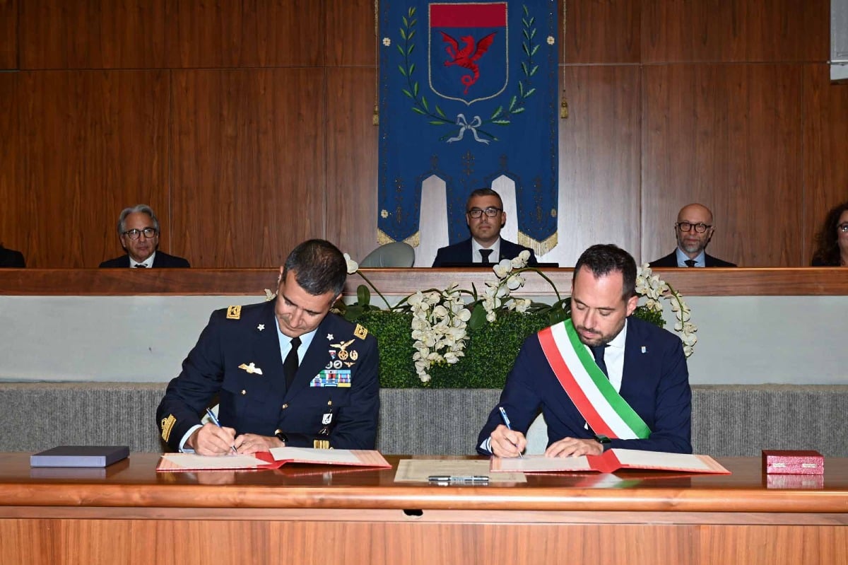 Jesolo consolida la collaborazione storica con l'Aeronautica Militare: firmato il Patto di Amicizia - 