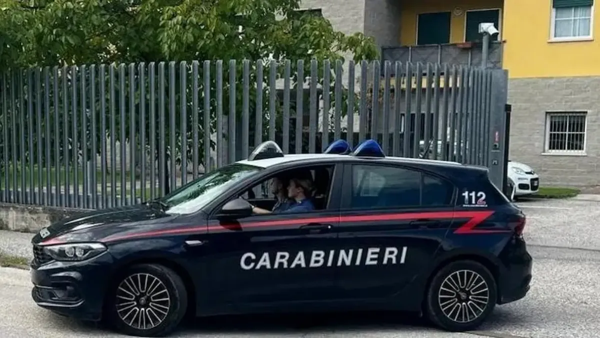 "Vada in banca per evitare un pagamento fraudolento", ma era una truffa e le svuotano l’intero conto - 