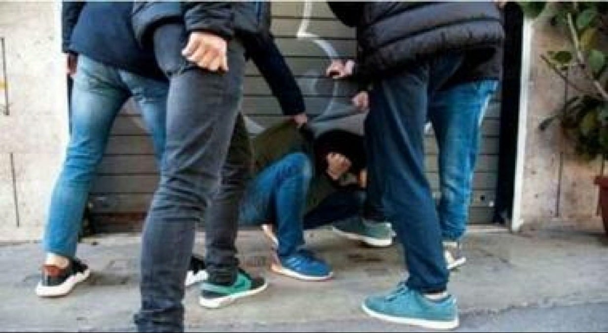 Rissa al parco a Bassano del Grappa: i protagonisti sono giovanissimi, 13enne finisce in ospedale - 