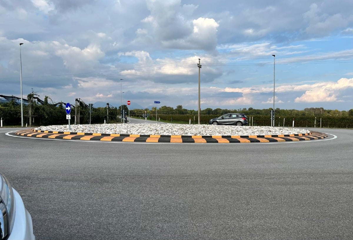 Vivaro, taglio del nastro per la rotatoria di via Viera: sicurezza e meno traffico in centro - 